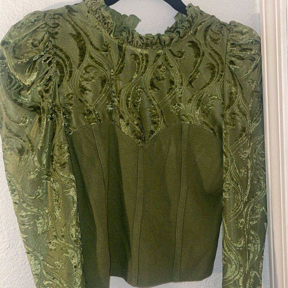 Long green sleeve puff blouse
